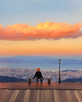 Dali tourists can't bear to delete 18 live photos after leaving! 
