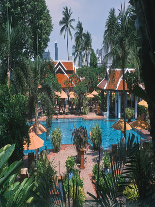 Oasis Retro Wajib Inap di Bangkok: Anatara Riv.