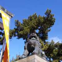 京都 北野天満宮の『なで牛』に雪が積もっていた。