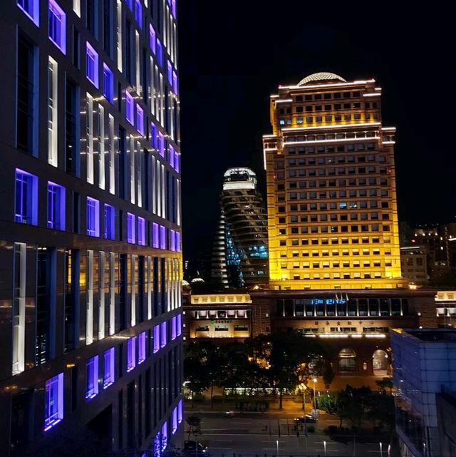 開箱寒舍艾麗🥰信義區最美飯店無邊際泳池，夜景太美，享受人生‼️💕