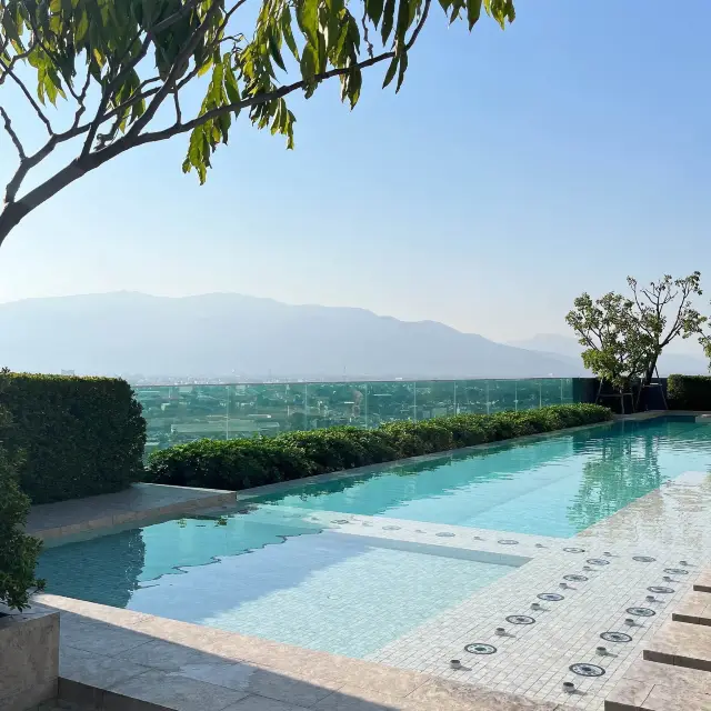 루프탑 수영장때문에 선택한 이 곳! 사우나는 덤🧖‍♀️에센트 치앙마이 