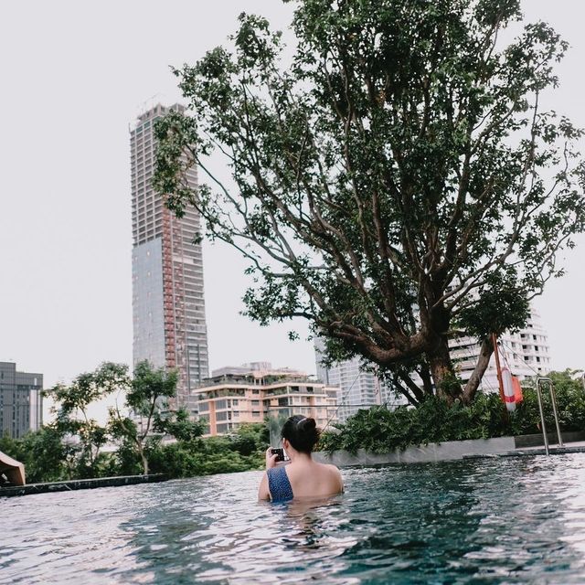 โรงแรมสระสวยวิวสวนกลางกรุงเทพ