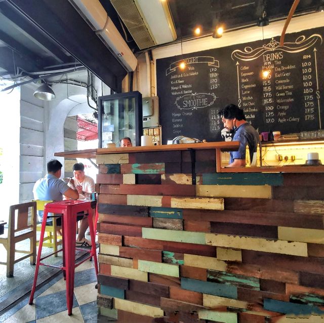 Nice breakfast at The Mugshot Cafe ☕🍔