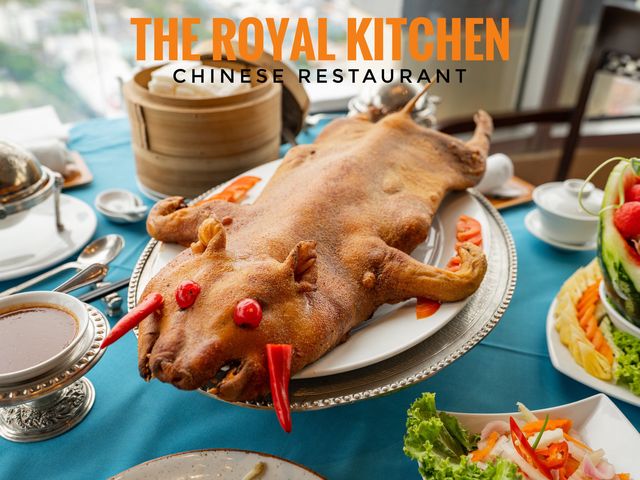 ใครไม่หัน .. หมูหัน ผ่าม!!! The Royal Kitchen 