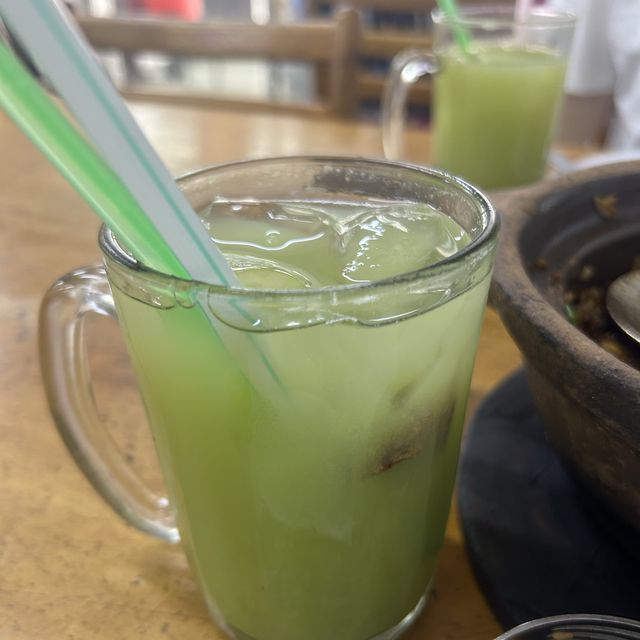 走著走著竟然走進米其林推薦餐廳 😋