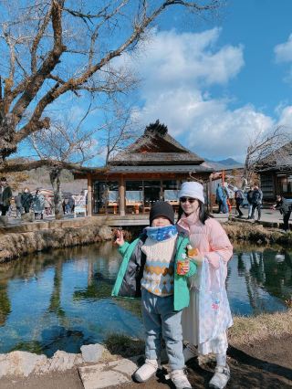 Visit Oshino Hakkai and be surrounded by picturesque scenery all the time