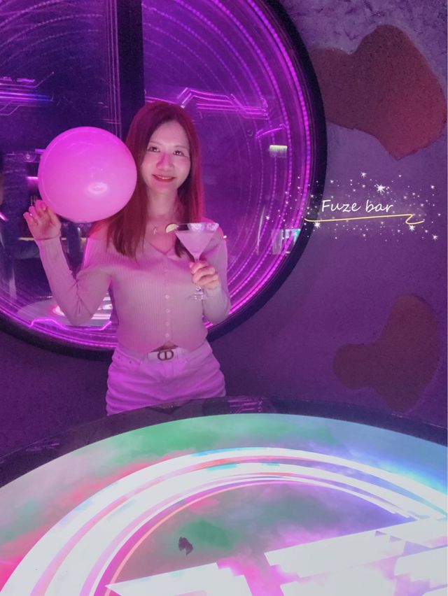 中環:蘭桂坊 cyber 酒吧 中環:蘭桂坊 cyber 酒吧