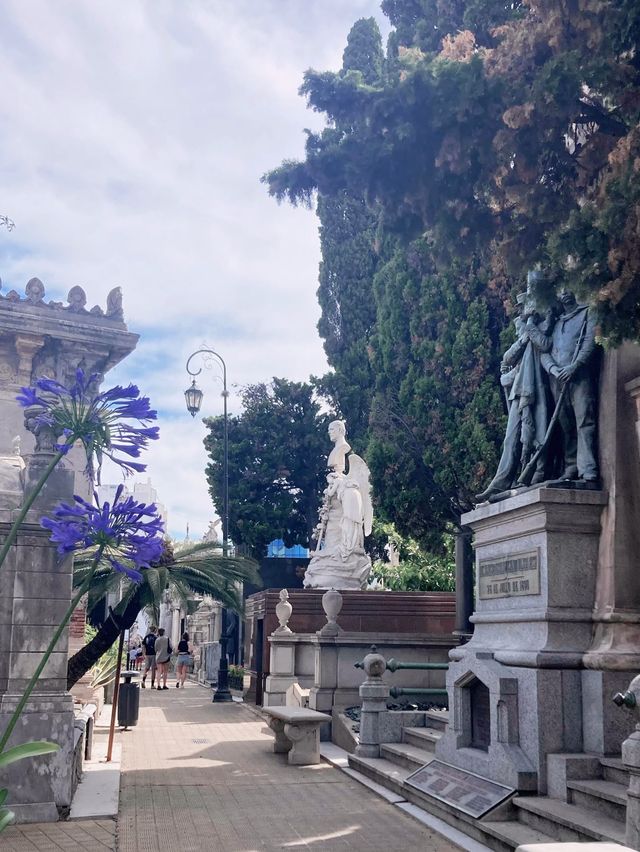 Buenos Aires Cemetery Like a City Itself