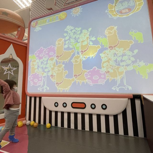 9000呎室內遊樂場！多達20幾種遊戲～