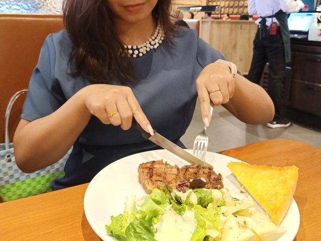 พากินสเต็กร้าน Eat Am Are 