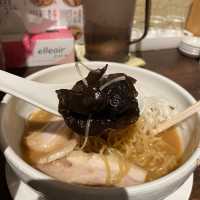 札幌・麺屋雪風すすきの店は大行列でした