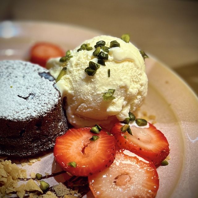 📍香港銅鑼灣｜La Viña · 2023超人氣必食法式千層酥🍓 味道非常豐富有層次！