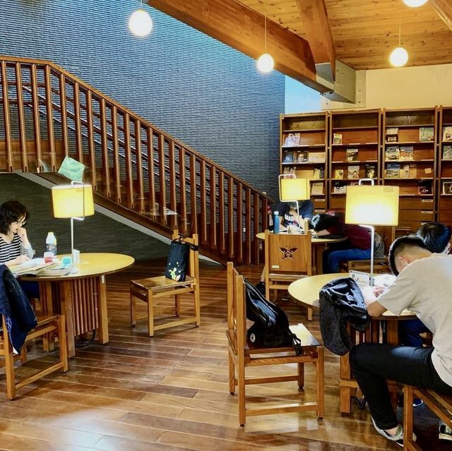 北投圖書館-隱身於山林中，台灣最美公立圖書館