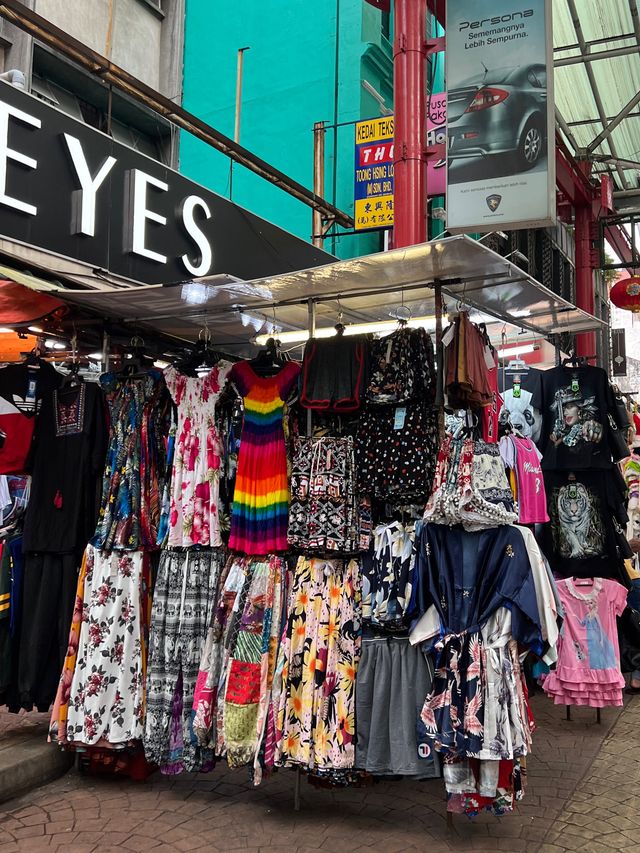เดินชอปปิ้งซื้อของฝากที่ Petaling Market