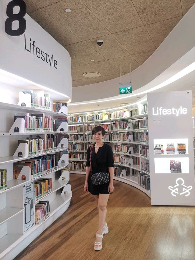 Library​@Orchard ห้องสมุดมีสไตล์ที่สิงคโปร์