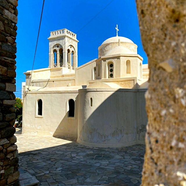 KASTRO: PICTURESQUE QUARTER IN CHORA!