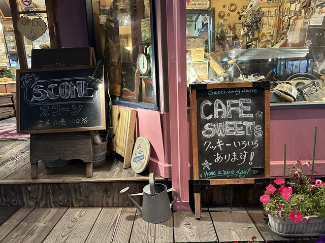 北海道・札幌。『スウィート・レディー・ジェーン(SWEET LADY JANE)』でテイクアウトソフトクリーム。 