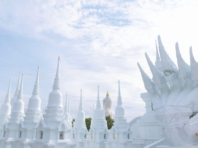 เที่ยวเจดีย์ร้อยยอด ณ วัดไผ่โรงวัว