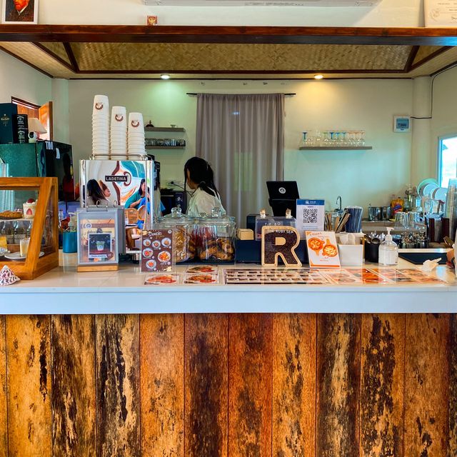 Cafe ริมทะเลบรรยายกาศดีฟุดๆ