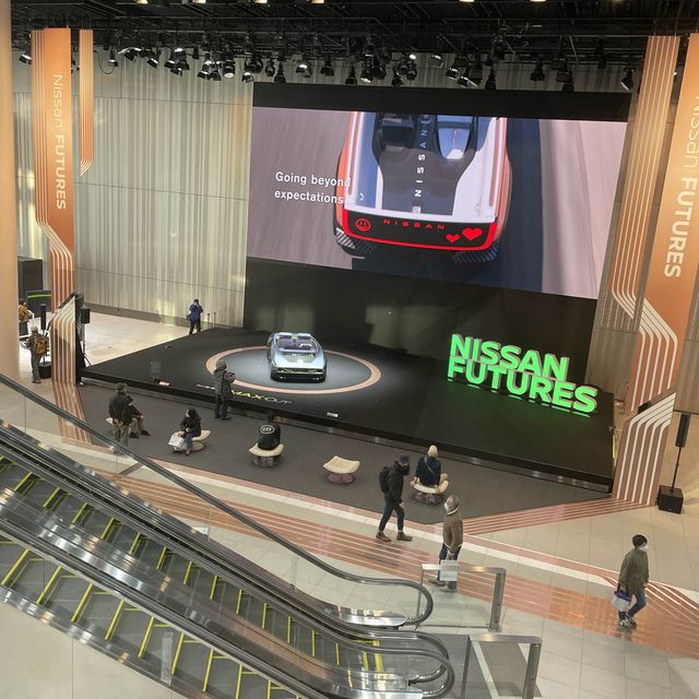 横浜の日産グローバル本社で車を見学