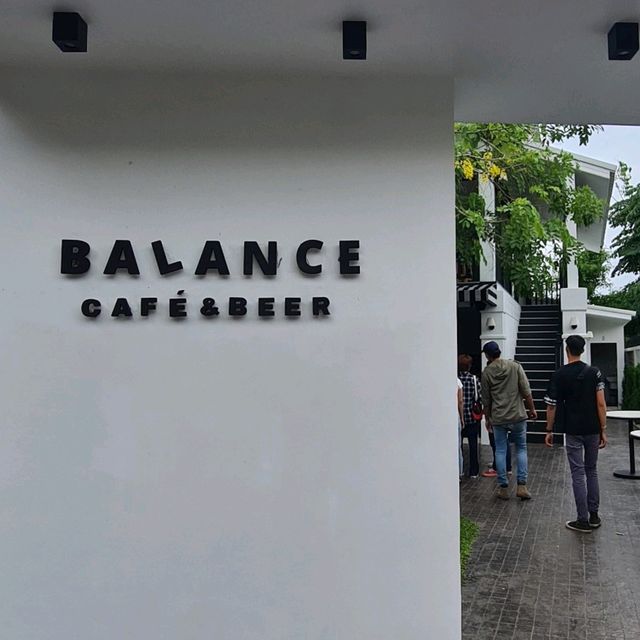 Balance คาเฟ่ปากเซ ร้านสวยน่านั่งในลาว ที่ห้ามพลาด