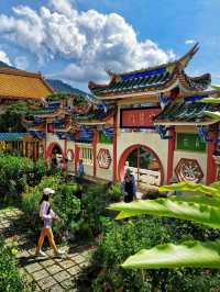 Spectacular Hilltop Buddist temple in Penang