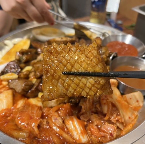 더운 날 고기굽기 싫을 때 딱 좋은 고깃집 완판도!
