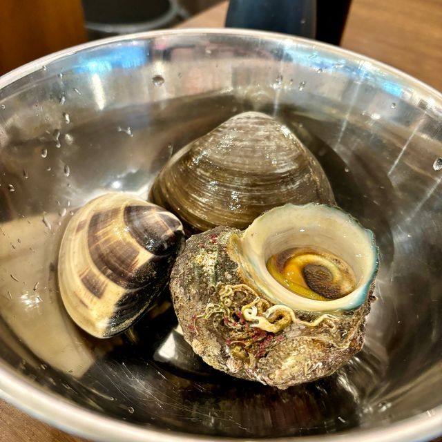 【兵庫・西宮市】活魚水槽の活貝をその場で焼いて味わえる「活貝センター 門戸漁港」