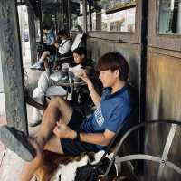 BAY ร้านกาแฟสุดเท่และถ่ายรูปสวยย่านอารีย์