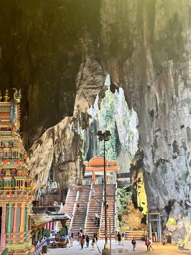 ปีนบันได ไต่ถ้ำบาตู BATU CAVES มาเลเซีย