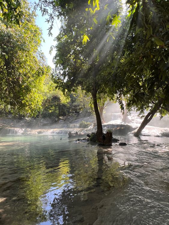 💦มาเล่นน้ำคลายร้อนที่น้ำตกวังก้านเหลือง🌳