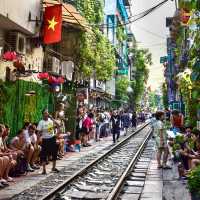 🤩 Discover Hanoi Train Street