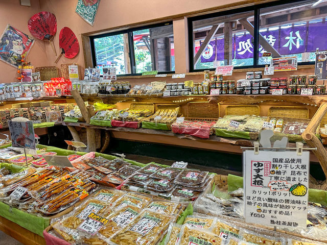 自然と一緒に食事だポン！
