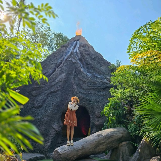 Dino Park Phuket Mini-golf ที่มาในตีม Jurassic 