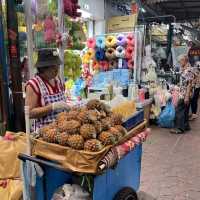방콕 차이나타운의 대형 로컬 시장, Sampheng Market