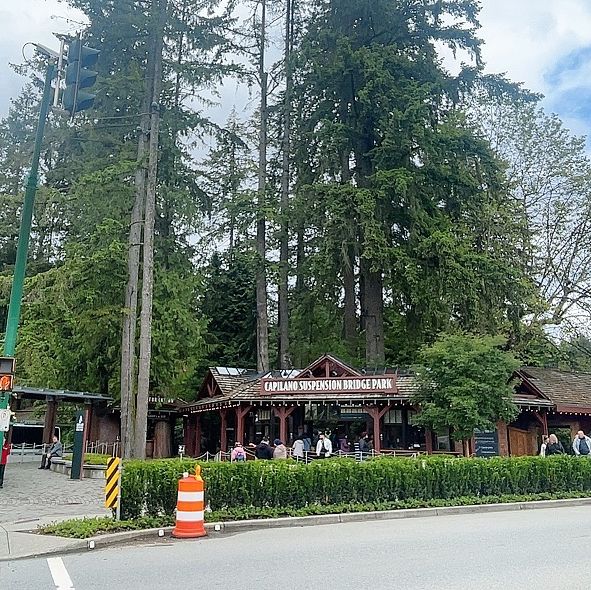 North Vancouver에 자연경관이 멋진 공원Capilano suspension Bridge Park