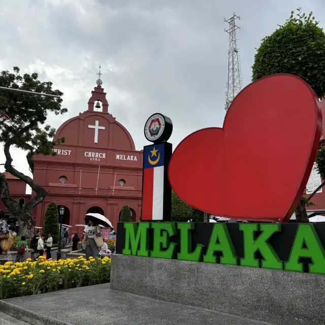 🌟 馬六甲一日時光機：穿梭殖民風華與娘惹美食的南洋小城日記 🌿