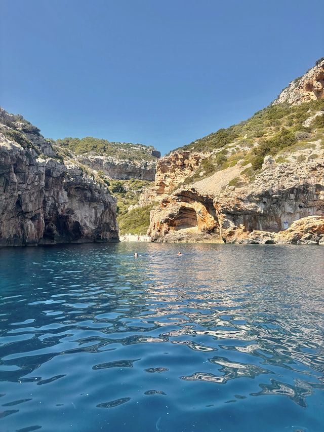 克羅地亞🇭🇷Hvar小島 | 超現實的藍光洞穴一日遊💙