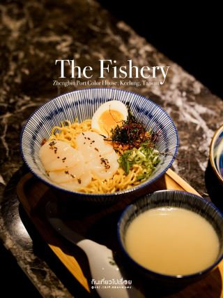 우연히 유명한 비밀 라멘집을 발견했습니다.