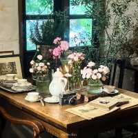 คาเฟ่โคราช สไตล์บ้านสวนอังกฤษ เปิดแค่เสาร์อาทิตย์🏡