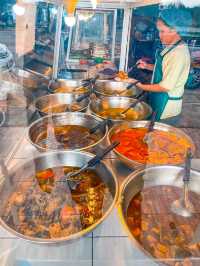 ร้านข้าวแกงปักษ์ใต้(ครัวพุ่มไม้)