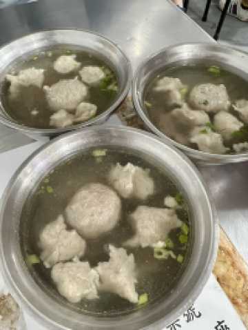 新竹 吃肉圓配烤香腸