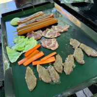 びわ湖の湖畔の森の中で、気持ちよくBBQ