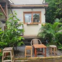 คาเฟ่ลับ ที่มีพนักงานต้อนรับเป็นน้องหมา!!!