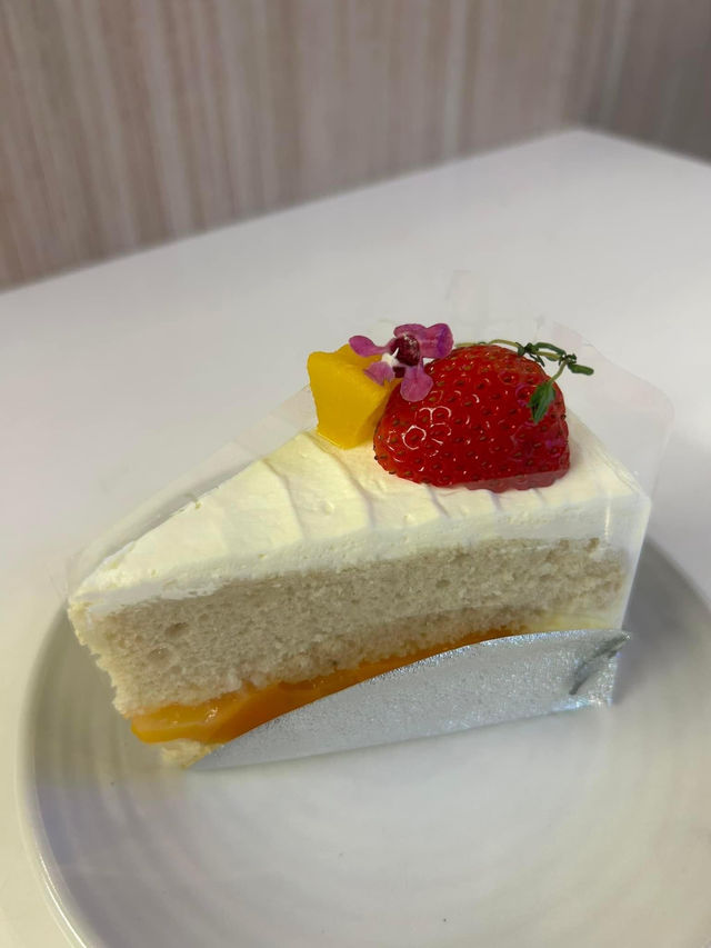 The August Café & Bar 🍰🍫🥤