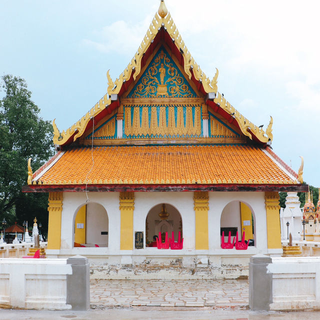 ท้าวเวสสุวรรณหน้าทองคำ 