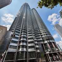 "KLCC Cityscape: A Stunning Skyline of the Petronas Twin Towers"