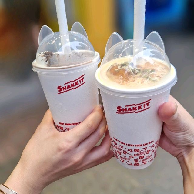 新鮮水果製作，奶昔窩夫即叫即做