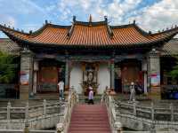 쿤밍 官渡妙湛寺...金刚塔이 있는 절.