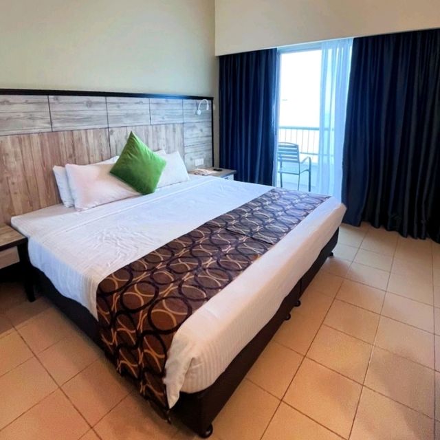 Flamingo Hotel By The Beach, balcony with gorgeous seaview!